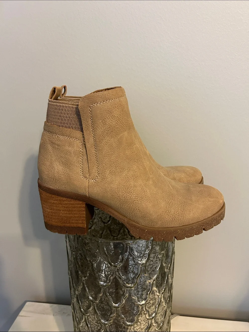 Korks Elise Lug bootie size 9
